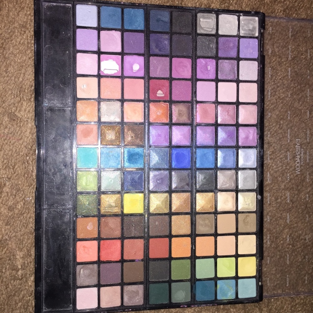 Eye shadow - Picture 2 of 3